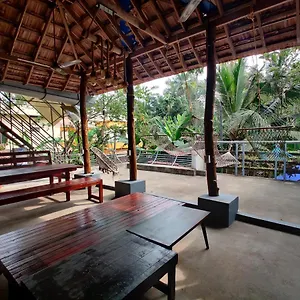 Munroeisland Backwaters Homestay Mundrothuruth